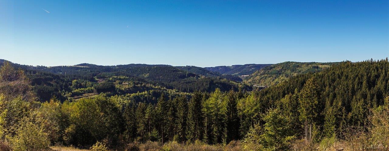 DSC01831_Blick ins Rodachtal und zum Herrgottswinkel.jpg